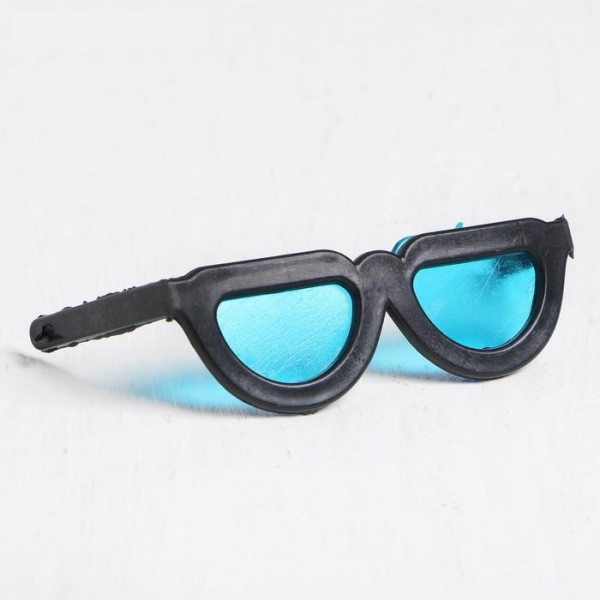 Миниатюрные очки для кукол с голубыми стеклами, размер 7,5*2,5 см, цвет Черный, 1 шт.