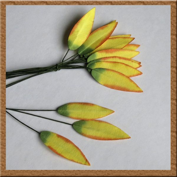 Листья бумажные, цвет Желтый/оранжевый/зеленый, 3,5 х 1,2 см, 12 штук  