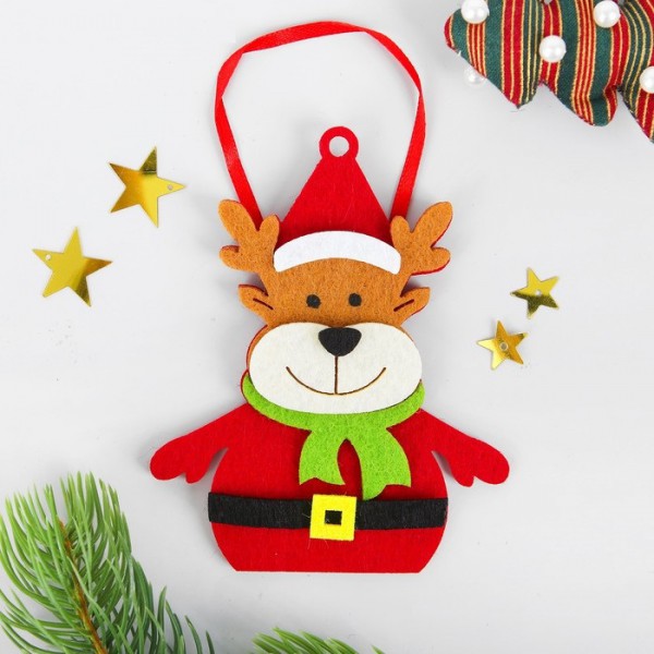 Набор для творчества "Создай елочное украшение из фетра: Новогодний олень в шарфике"