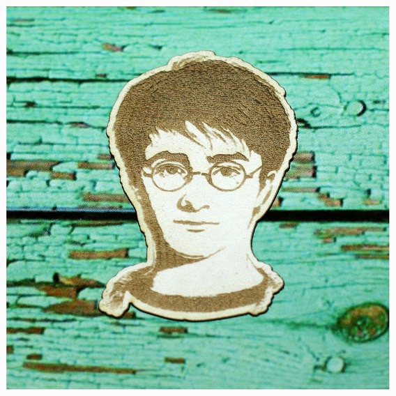 Фигурка из чипборда из коллекции "Гарри Поттер" Гарри Поттер с гравировкой (Россия)