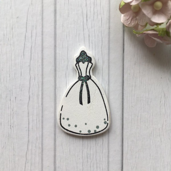 Декоративная фигурка "Свадебное платье", дерево, 2,5*4,2 см (Артузор)