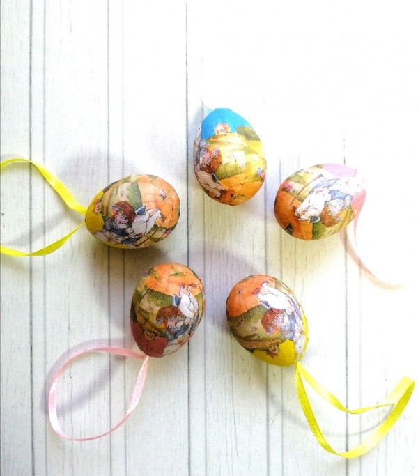 Яйцо пасхальное (пенопласт) на ленточке, размер 4 см, вариант рисунка "Пасхальный кролик", случайный выбор 