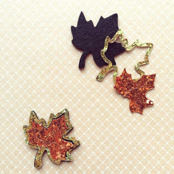 Украшение из кожзама и фетра "Кленовый лист", 3 слоя, для самостоятельного склеивания (лазерная вырубка)
