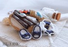 Вязаное декоративное украшение "Мини-сланцы", цвет по выбору 