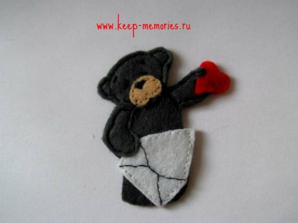 Украшение из фетра "Мишка МиТуЮ с конвертом" 