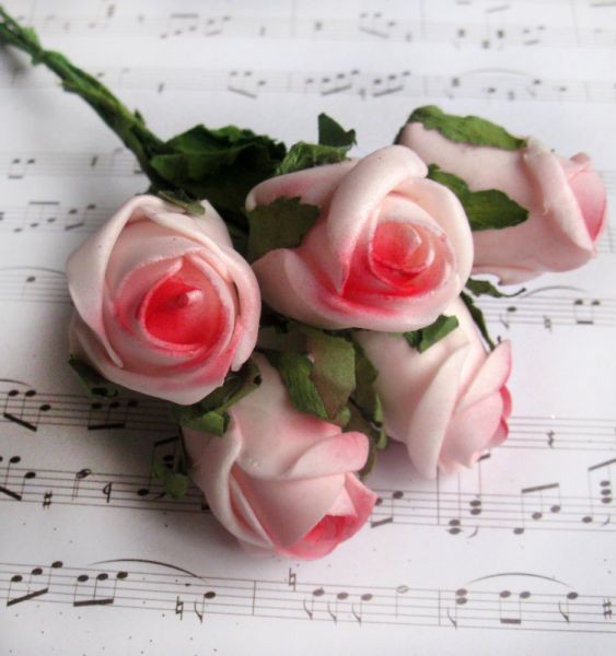 Бутоньерка "Роза с листиком" из вспененного материала, полуоткрытая, цвет Розовый/Красный, 3,5 см,  6 шт 