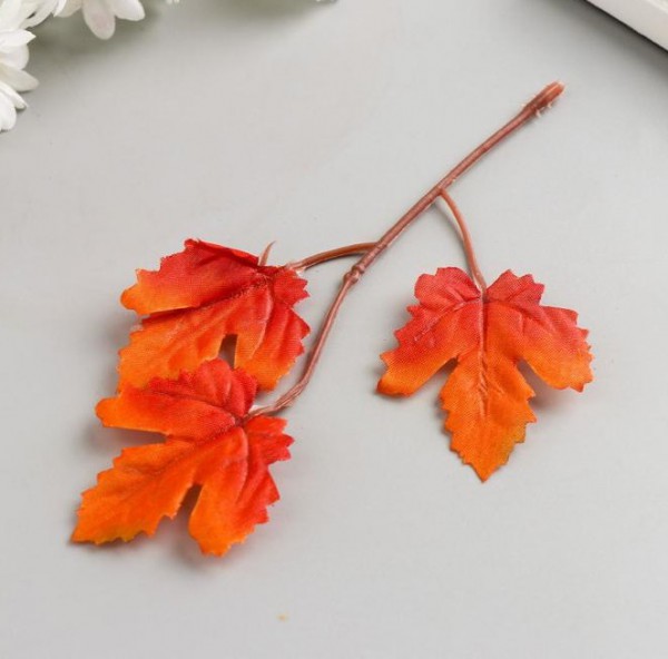 Декоративная веточка клёна, длина 15 см, цвет Красно-жёлтый (Астра)