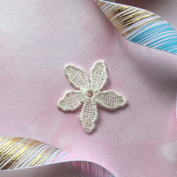 Элемент кружевной "Цветок" D-4 см, цвет Белый, полиэстер, 1 шт