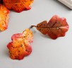 Декоративные листья дуба на веточке, 10 см, цвет Красно-жёлтый (Астра)