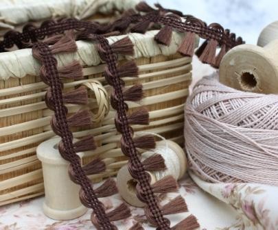 Тесьма ХВОСТИКИ шириной 1,5 см, цвет Коричневый, 2 м