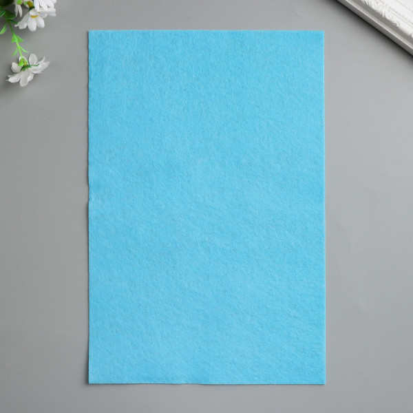 Фетр жесткий размером 20*30 см, 1 мм, 100% полиэстер, цвет Голубой