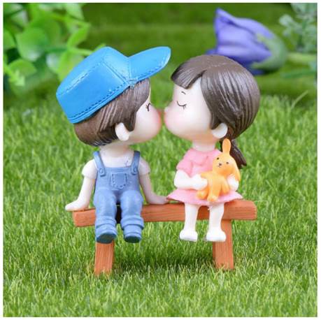 Миниатюрные фигурки "Дети целуются/Ссорятся", 3 шт., высота 6 см  