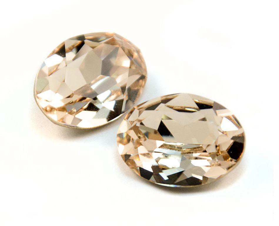 Овал Swarovski 4120 18х13 Light Silk (261), 1 шт.