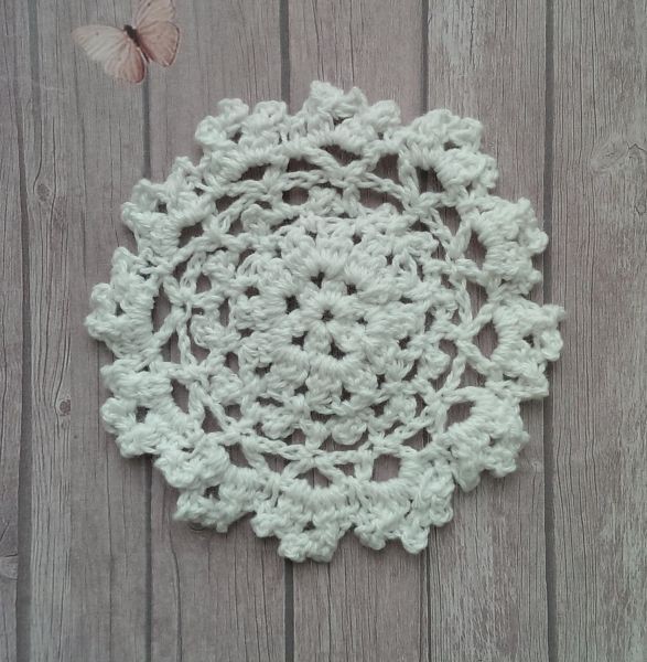 Вязаная салфеточка, диаметр 8 см, цвет Белый