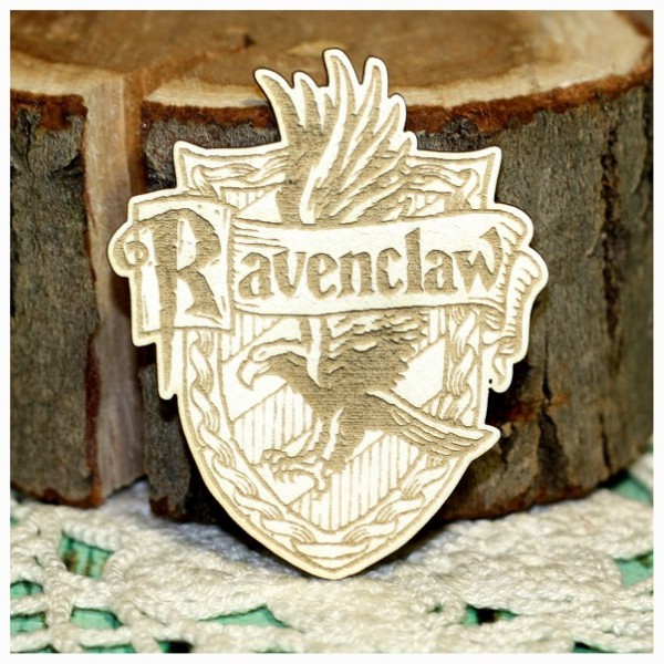 Фигурка из чипборда из коллекции "Гарри Поттер" Эмблема "Когтевран" (Россия)
