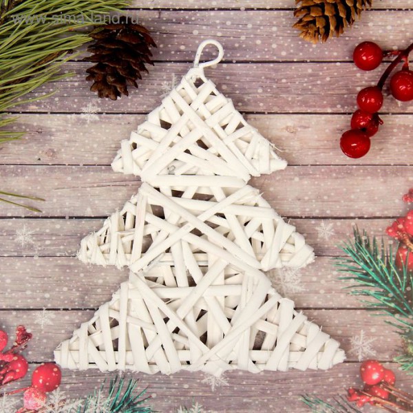 Основа для творчества и декорирования из лозы "Елка" с подвесом, 15*15см 