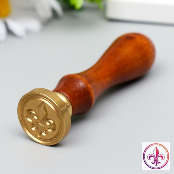 Печать для сургуча с деревянной ручкой "Геральдическая лилия"