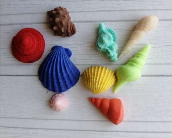 Набор фигур из пластика "Ракушки разноцветные", 9 шт.